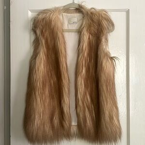 greylin faux fur vest size small.